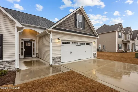 3002 Sharpnose Street New Bern NC 28562