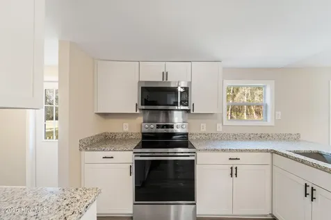 529 Hubert Boulevard Hubert NC 28539