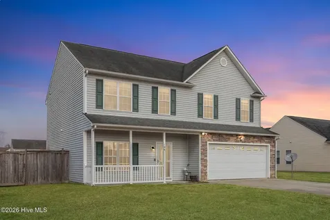 106 Dukes Lake Circle Richlands NC 28574