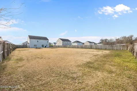 106 Dukes Lake Circle Richlands NC 28574