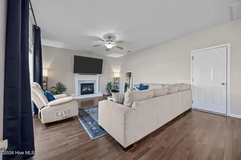 106 Dukes Lake Circle Richlands NC 28574