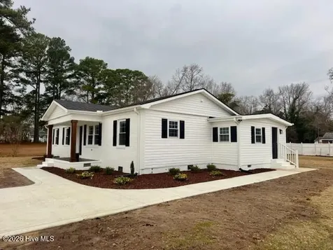 903 E Balsey Street Clinton NC 28328