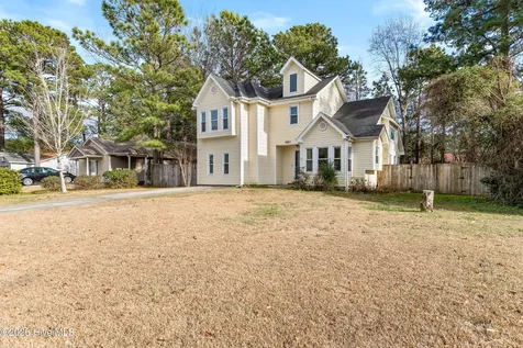 493 Hemlock Drive Jacksonville NC 28546