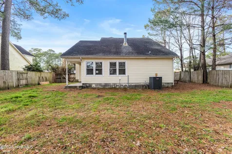 493 Hemlock Drive Jacksonville NC 28546