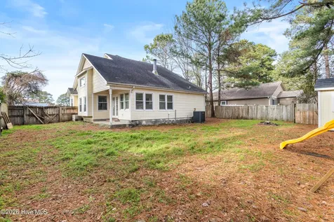 493 Hemlock Drive Jacksonville NC 28546