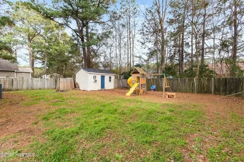 493 Hemlock Drive Jacksonville NC 28546