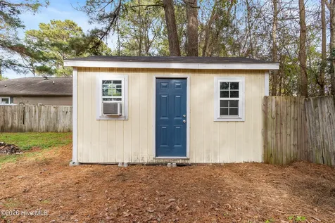 493 Hemlock Drive Jacksonville NC 28546