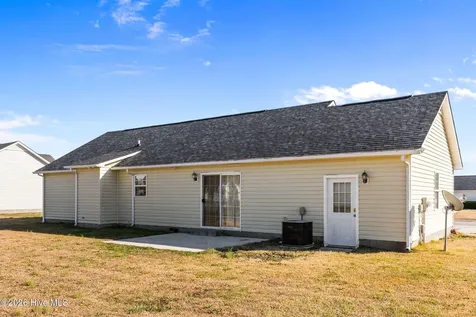 119 Annie Road Richlands NC 28574