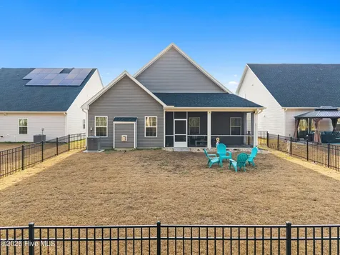 1222 Middle Crest Drive NE Bolivia NC 28422