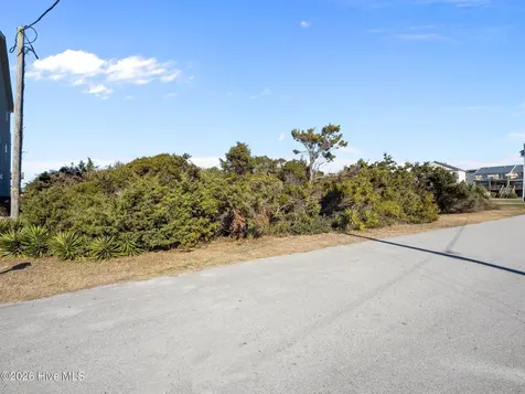109 Robin Avenue Atlantic Beach NC 28512