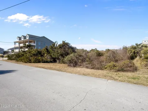 109 Robin Avenue Atlantic Beach NC 28512