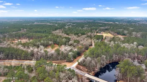 65 Old Blakes Bridge Road Burgaw NC 28425
