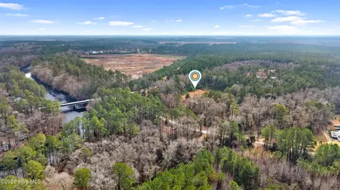 65 Old Blakes Bridge Road Burgaw NC 28425