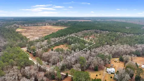 65 Old Blakes Bridge Road Burgaw NC 28425