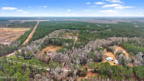 65 Old Blakes Bridge Road Burgaw NC 28425