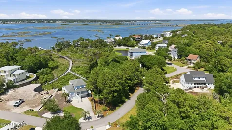 9806 Clarendon Drive Emerald Isle NC 28594