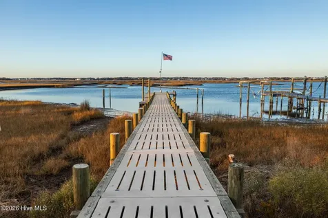 9806 Clarendon Drive Emerald Isle NC 28594