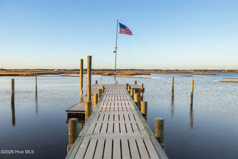 9806 Clarendon Drive Emerald Isle NC 28594
