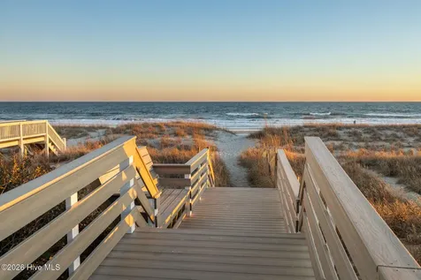 9806 Clarendon Drive Emerald Isle NC 28594