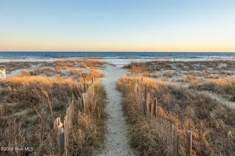 9806 Clarendon Drive Emerald Isle NC 28594