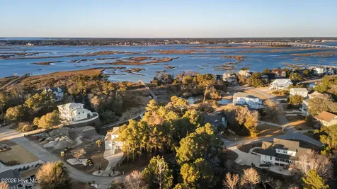 9806 Clarendon Drive Emerald Isle NC 28594