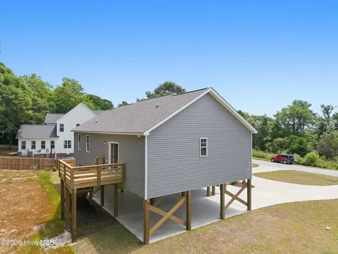 1058 Chadwick Shores Drive Sneads Ferry NC 28460