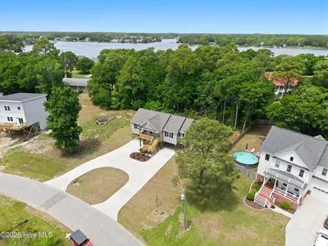 1058 Chadwick Shores Drive Sneads Ferry NC 28460