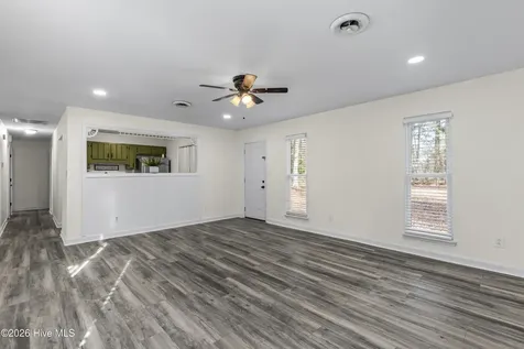 329 Lakewood Drive Jacksonville NC 28546