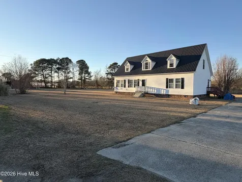 848 Pinewood Road Fairmont NC 28340