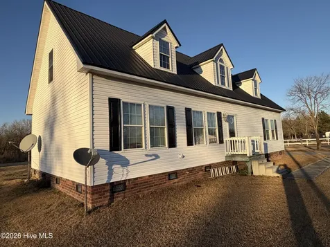 848 Pinewood Road Fairmont NC 28340
