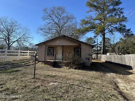 10281 Gibson Road Laurel Hill NC 28351