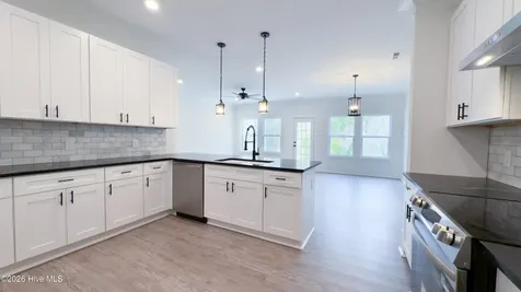 21 Little Creek Road Castle Hayne NC 28429