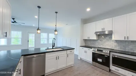 21 Little Creek Road Castle Hayne NC 28429