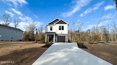 21 Little Creek Road Castle Hayne NC 28429