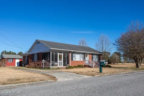 202 Phillips Street Hertford NC 27944