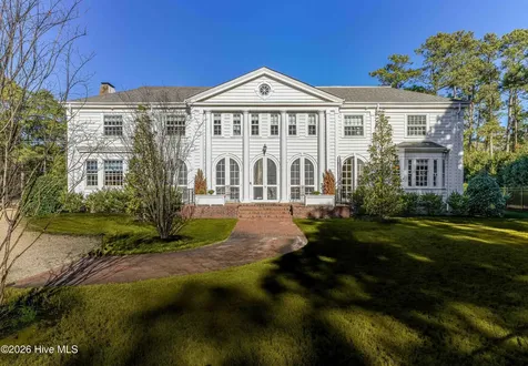 12 E Barrett Road Pinehurst NC 28374