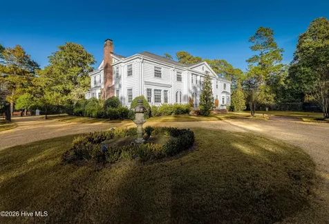12 E Barrett Road Pinehurst NC 28374