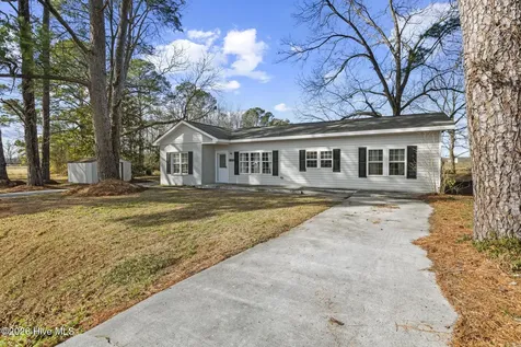 124 Hc Powers Road Wallace NC 28466