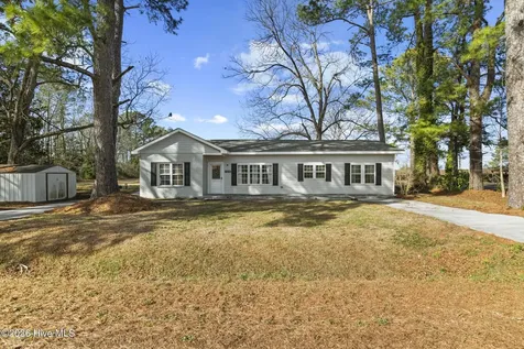 124 Hc Powers Road Wallace NC 28466