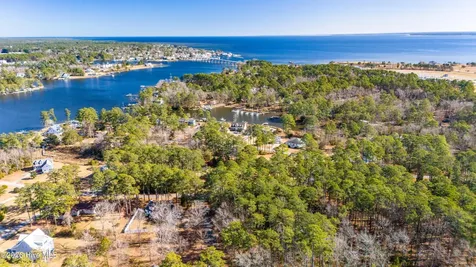 4002 Schooner Circle Oriental NC 28571