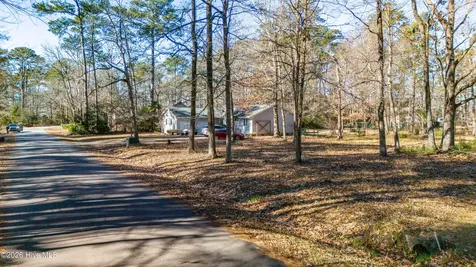 4002 Schooner Circle Oriental NC 28571
