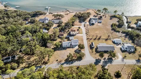 664 Seashore Drive Atlantic NC 28511