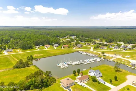 107 Tradewinds Road Newport NC 28570