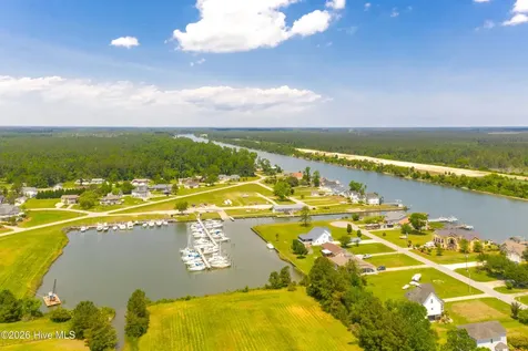 107 Tradewinds Road Newport NC 28570