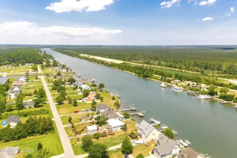 107 Tradewinds Road Newport NC 28570