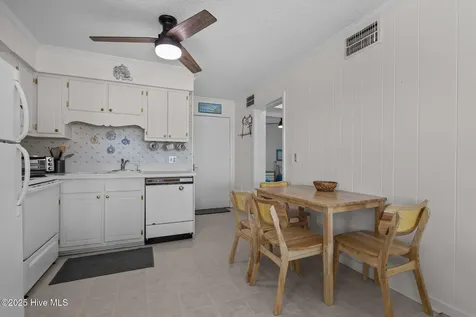 2008 E Fort Macon Road E Atlantic Beach NC 28512