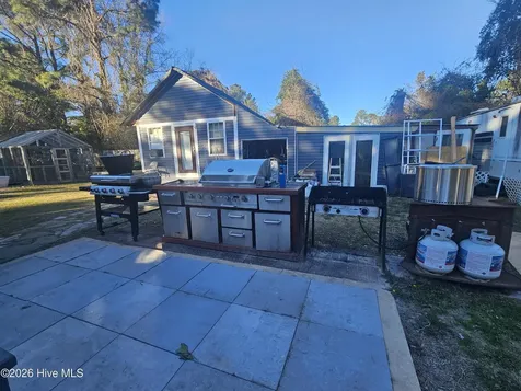 1208 Zack Street SE Bolivia NC 28422