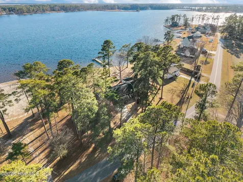 651 Smith Shore Road Belhaven NC 27810