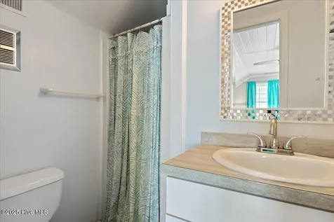 5225 E Beach Drive Oak Island NC 28465