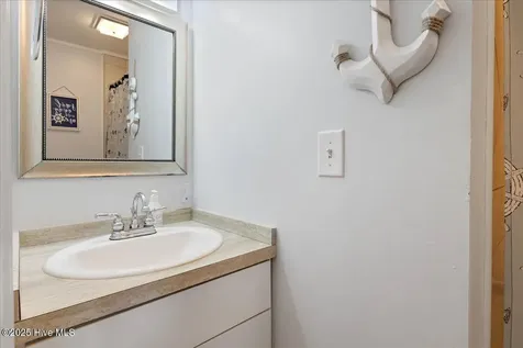 5225 E Beach Drive Oak Island NC 28465